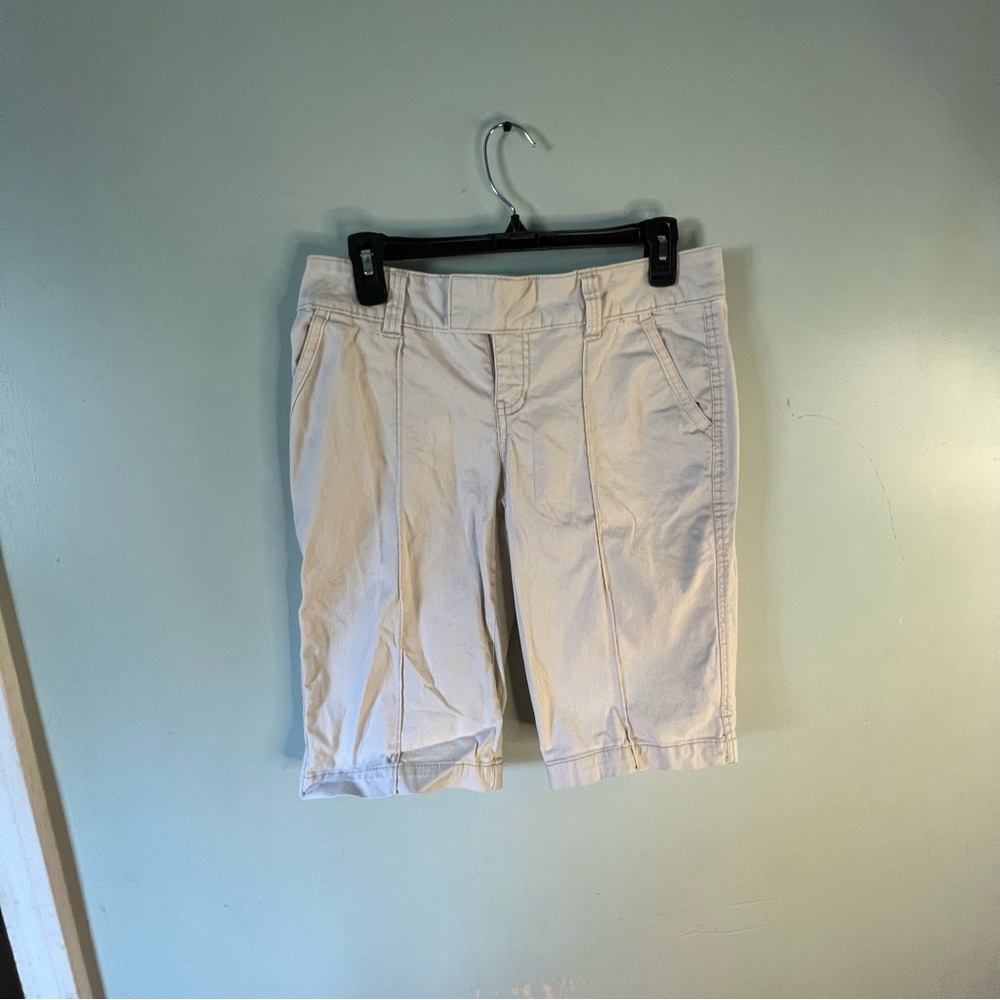 NOBO Bermuda khaki shorts juniors 11 with a pleated front detail